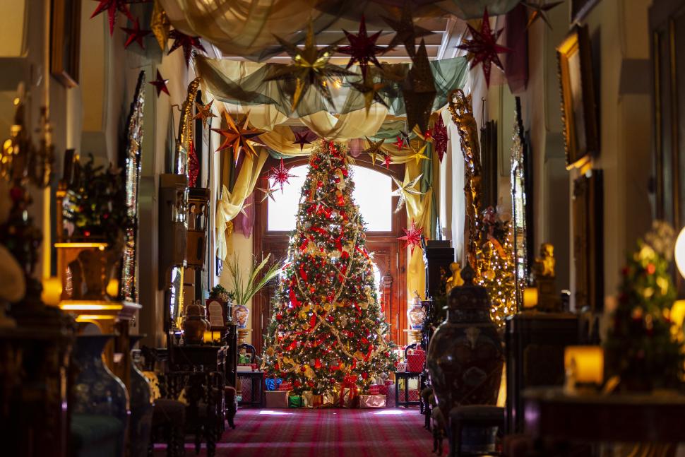 Victorian Christmas Stroll